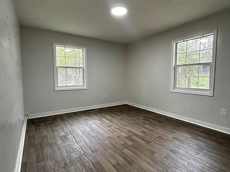 Woodside Dr — Photo 11