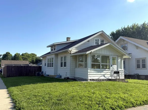 302 W 17th St, South Sioux City, NE 68776