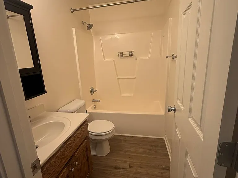 3290 Valencia Dr — Photo 32