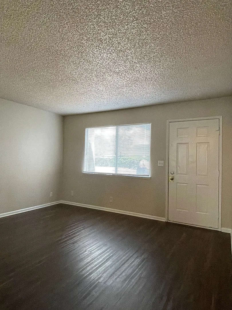 1295 Downard Lane — Photo 2