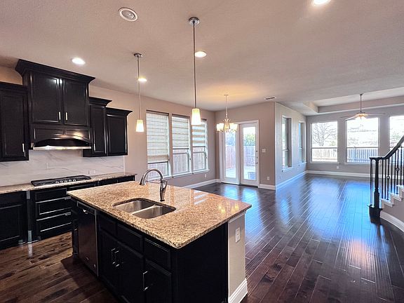 4th image of 1909 Ryedale Dr