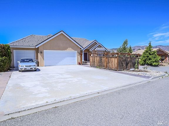 Oversized three car garage/ shop.  Private, quiet but central location