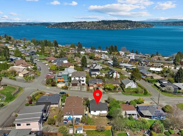 7915 S Lakeridge Drive, Seattle, WA 98178