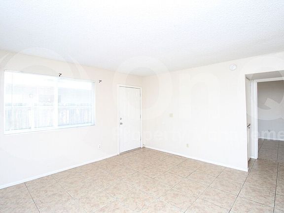 4th image of 140 E Ingram St #142