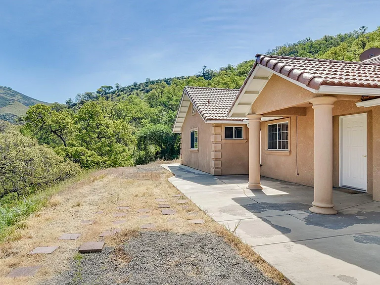 27557 Paradise Valley Ln — Photo 6