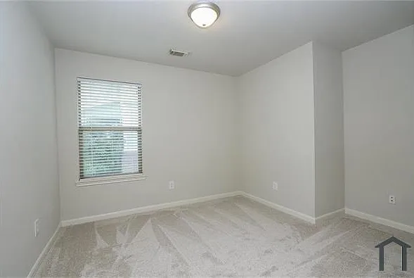 4 bed, 1605 sqft, $2,500 — Photo 1