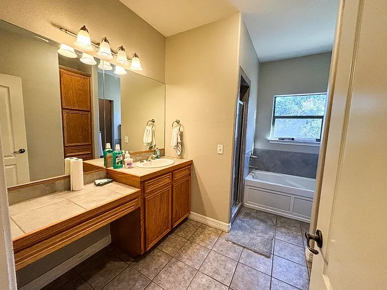 304 Deer Hollow Dr — Photo 10