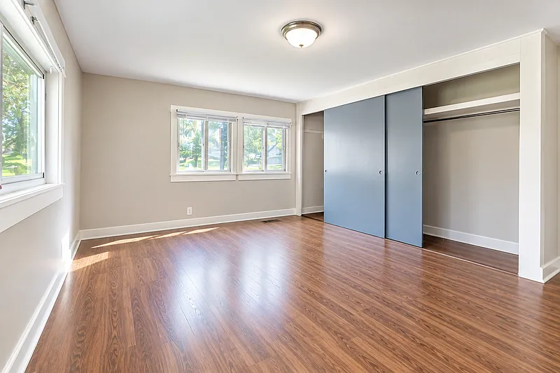 3 bed, 1.0 bath, 1292 sqft, $1,695 — Photo 4