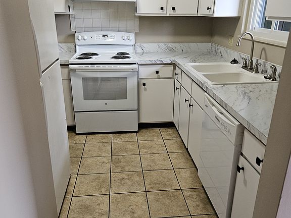 5th image of 581 31st St SW APT 2E
