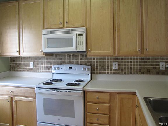 4th image of 1861 Birmingham Dr