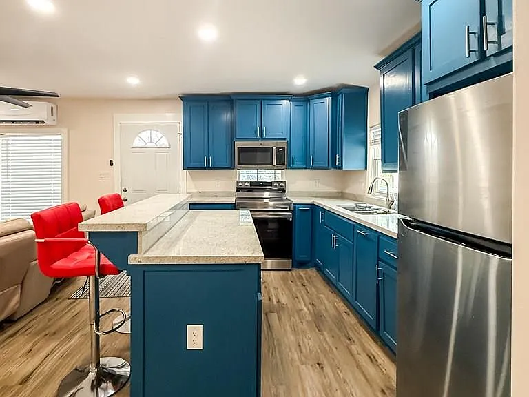 1000 Zaragosa St — Photo 8
