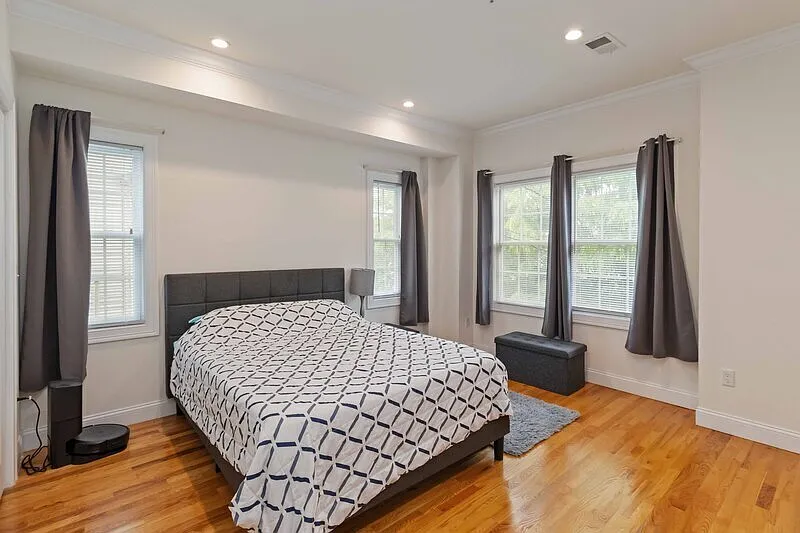1 bed, 1.5 bath, $2,700 — Photo 3