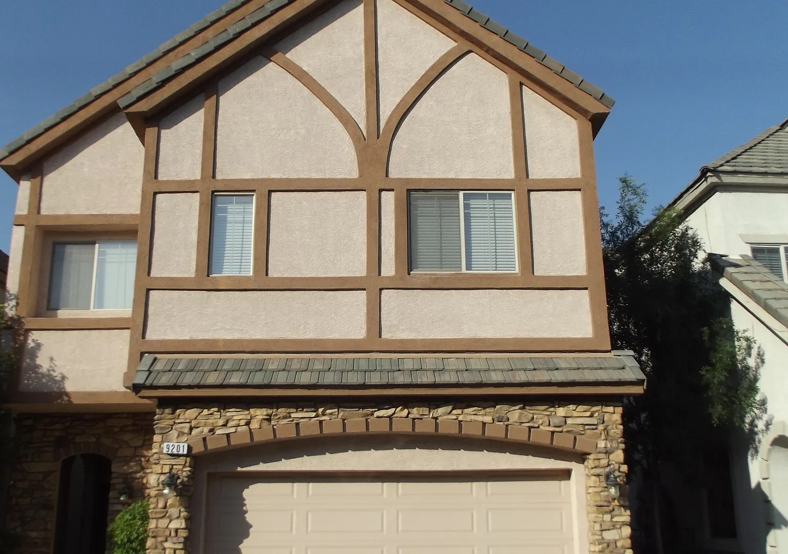 Queensridge — Photo 1