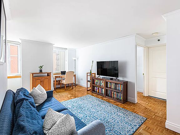 2nd image of 404 E 76th St APT 3E