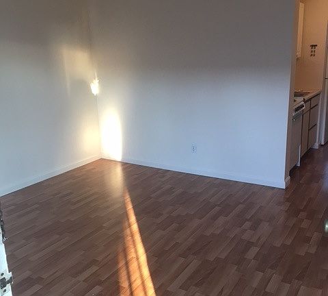 3rd image of 1100 Queen Anne Ave N APT 209