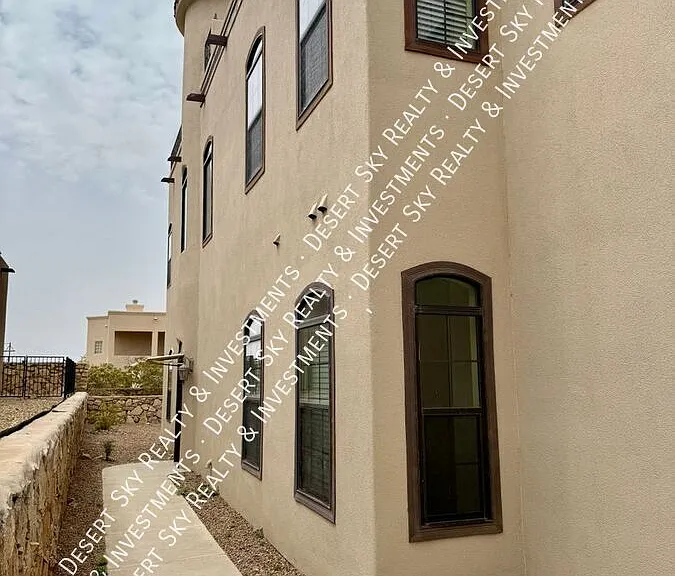 4334 Capistrano Ave — Photo 52