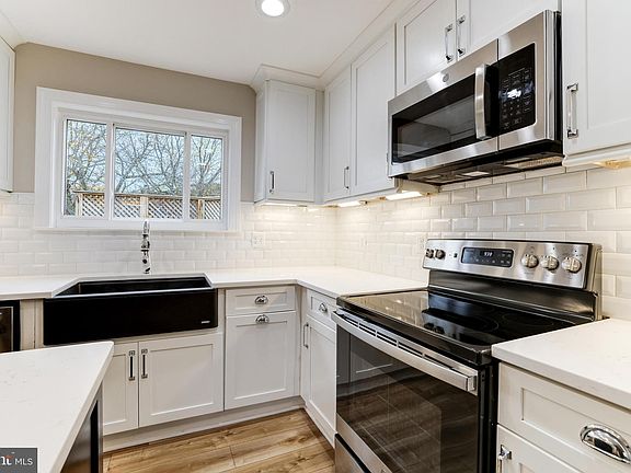 5th image of 2597 John Milton Dr