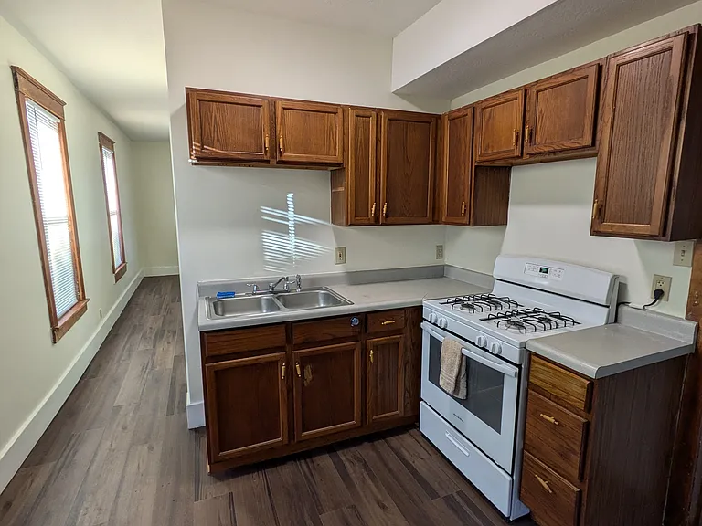 1618 Paris Rd — Photo 4