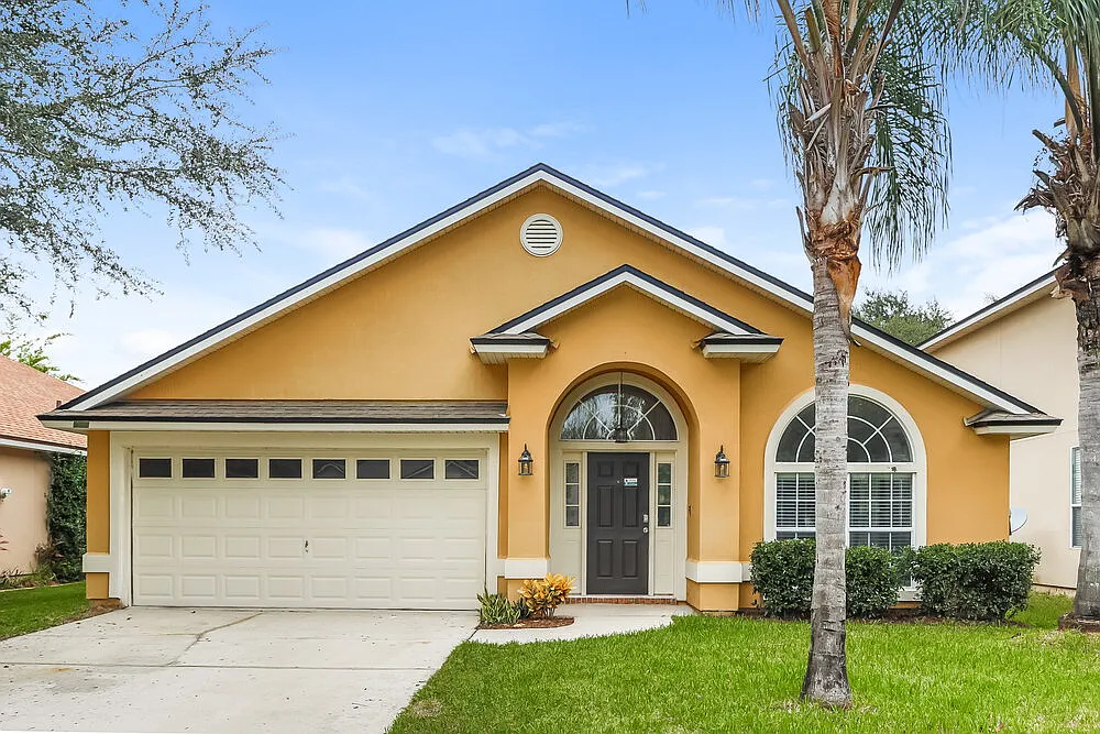 4 bed, 2.0 bath, 1999 sqft, $2,515 — Photo 1