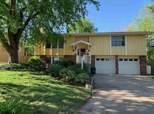 3420 Chimney Rock Rd, Manhattan, KS 66503