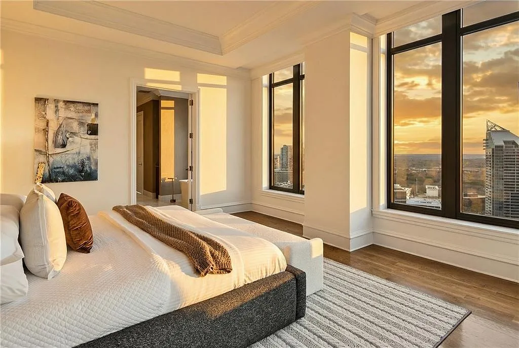 2 bed, 2.5 bath, 3180 sqft, $15,000 — Photo 3