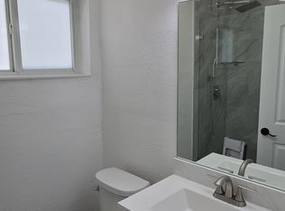 804 NE 10th St #2, Hallandale, FL 33009