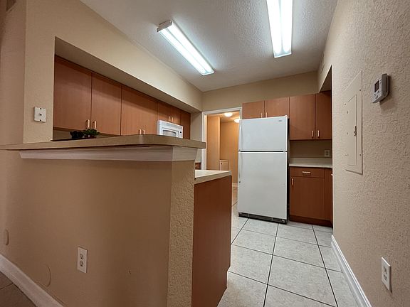 4th image of 1612 Belmont Ln