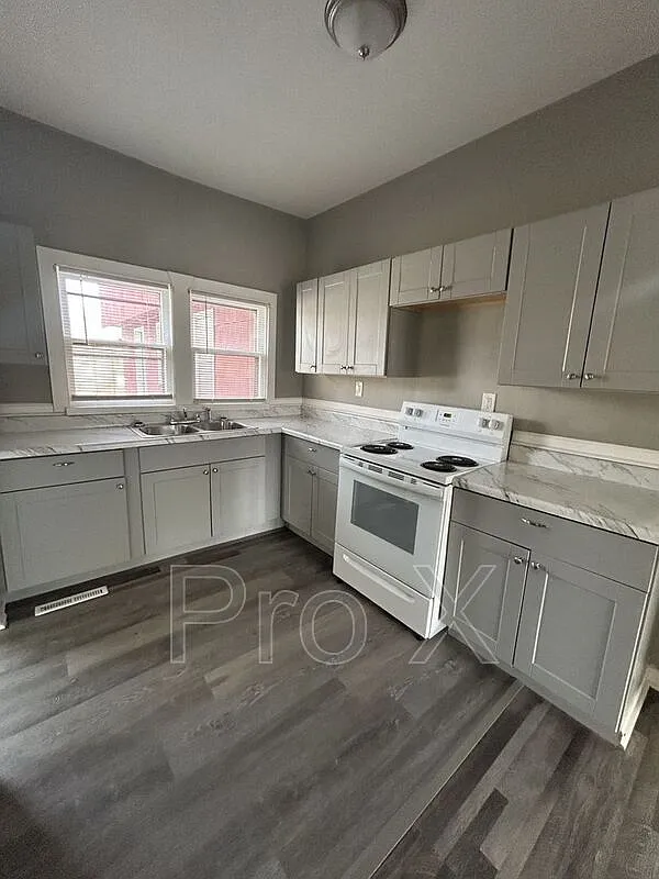 2 bed, 1.0 bath, $799 — Photo 3