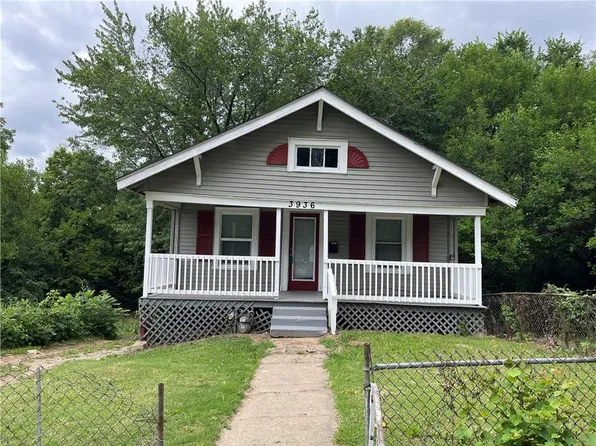3936 Mersington Ave, Kansas City, MO 64130