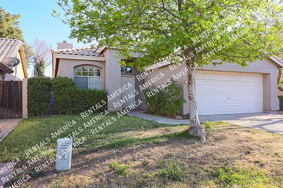 Nicely Upgraded 3 Bedroom Home In Harmon Ranch — Photo 2