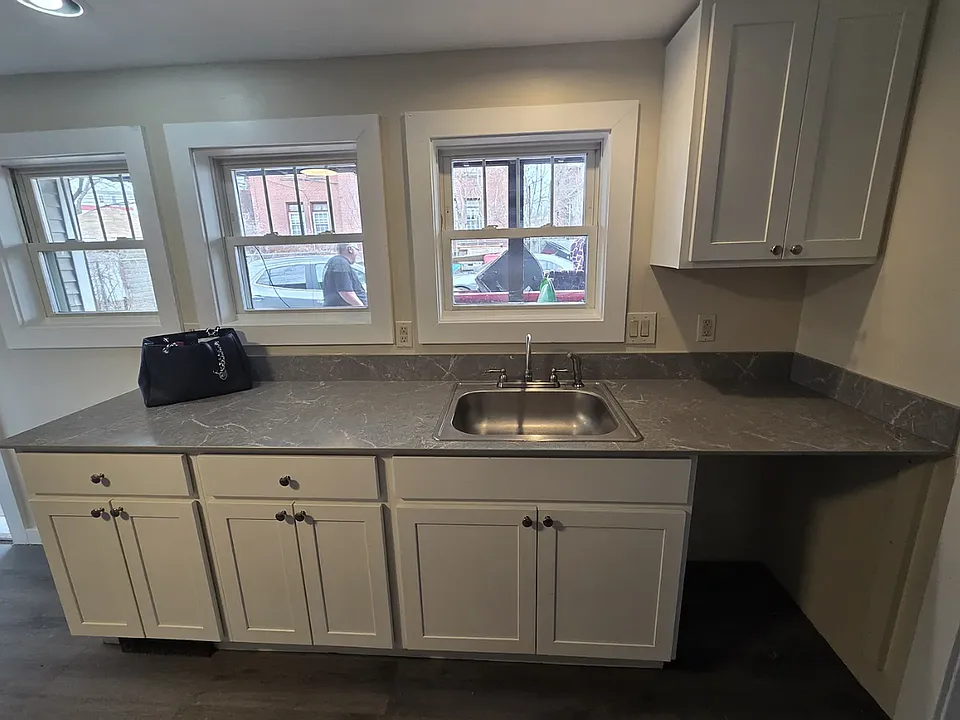 51 Pulaski St