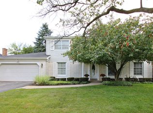 910 King Richards Ct, Deerfield, IL 60015