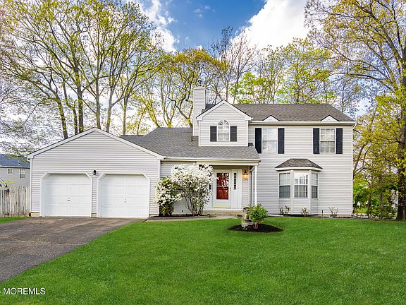 2nd image of 1256 Knightsbridge Close