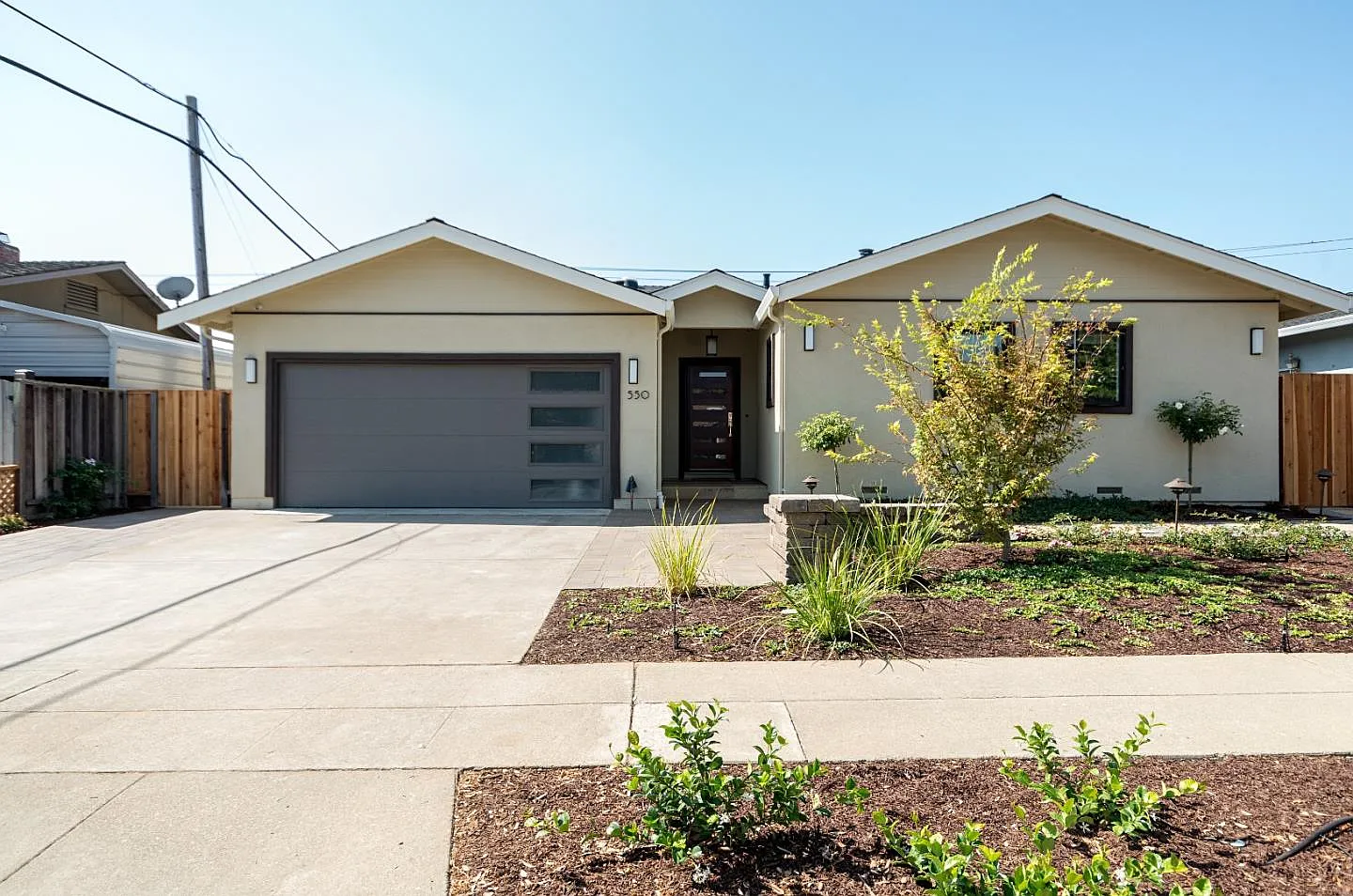 550 Dublin Way photo 1