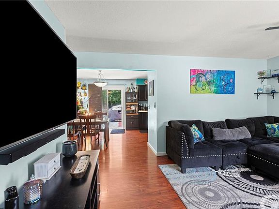 3rd image of 1000 Renee Lynde Dr