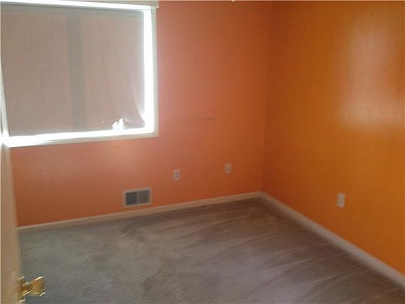 5th image of 2127 Stonehedge Dr