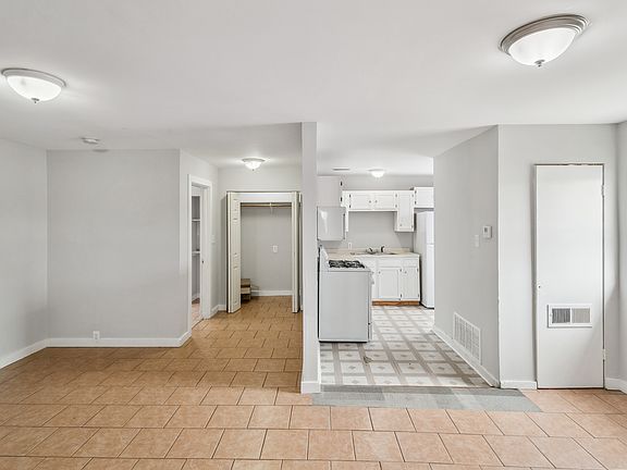 5th image of 163 E 22nd St APT 1F