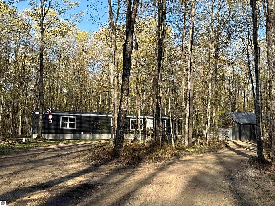 1st image of 9710 S Fawn Ln NE