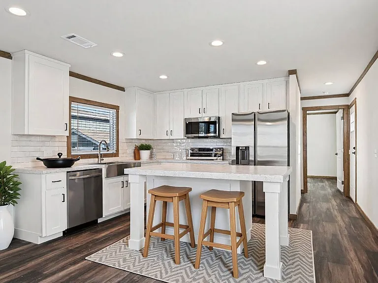 1614 Swallowtail Dr — Photo 1