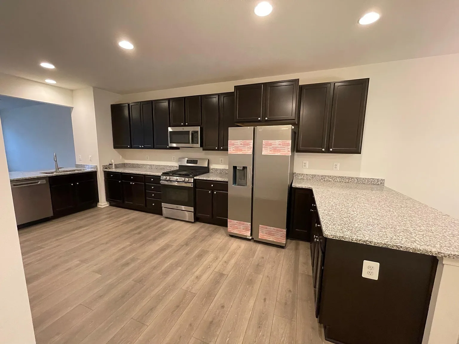 Studio, 750 sqft, $1,200 — Photo 4
