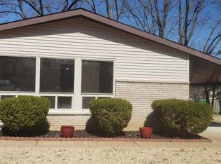 557 Joshua Dr, Saint Louis, MO