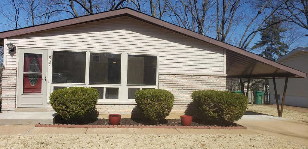 557 Joshua Dr photo 1