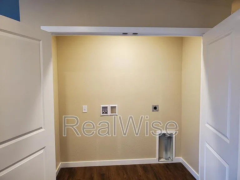 228 Cheryl Ln #11 — Photo 9