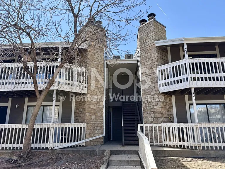 18003 E Ohio Ave #201 — Photo 1