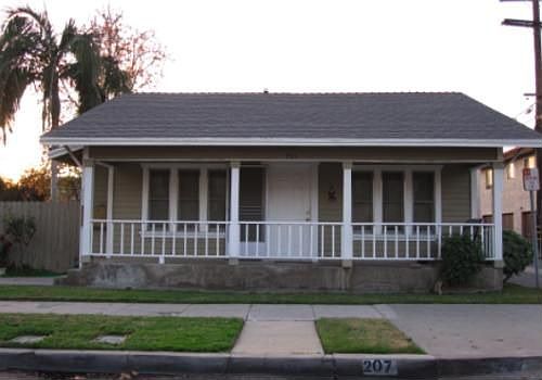 Front house (207 Lawrence)
