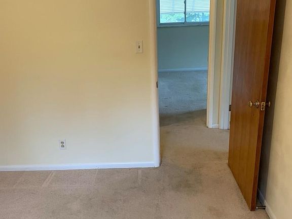 4th image of 1407 Woodward St