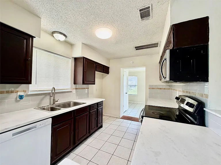 2603 Quarry Hill Rd — Photo 3