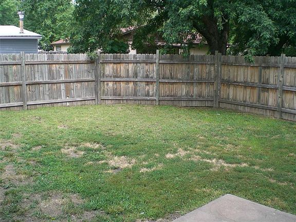 3rd image of 2412 Galloway Dr