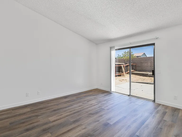 14437 Birchwood Dr — Photo 6