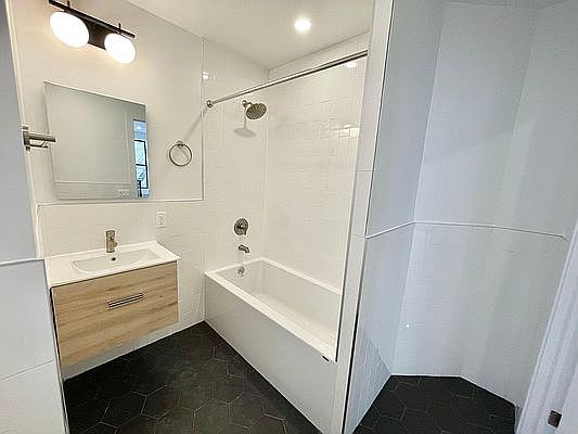 3rd image of 753 9th Ave APT 3